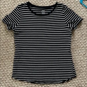 Old Navy Women’s Black and White Striped Short Sleeve T-Shirt Top